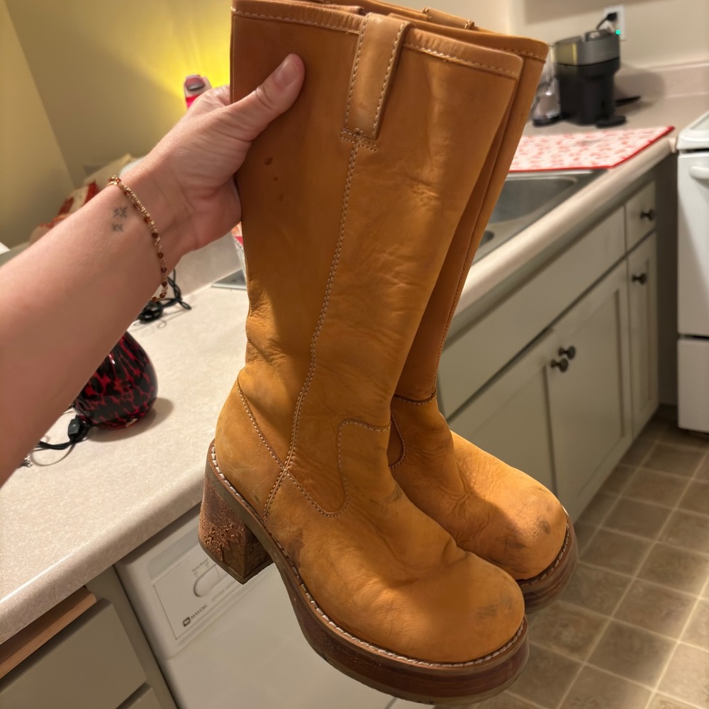 Vintage candies boots ✨